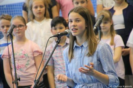 Otroci Osnovne šole Šmartno v Tuhinju z glasbo razpeli jadra (27)